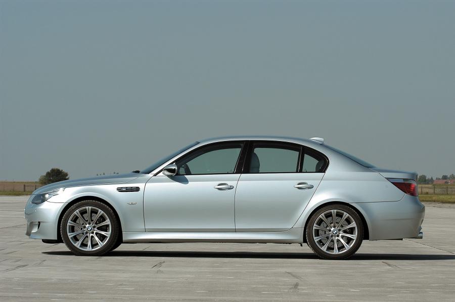  BMW M5 (E60) 2004 года  (WW) (фото 81 из 98)